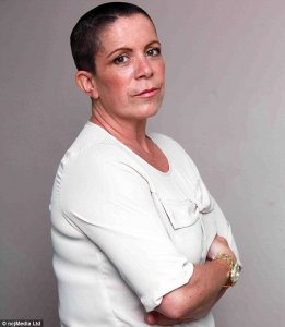 article-2677635-1F52C07700000578-842_634x726