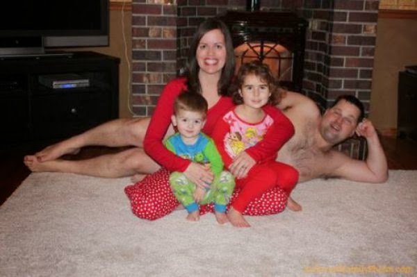 timefortheholidays.netAwkaward-and-Funny-Family-Christmas-Pictures_00